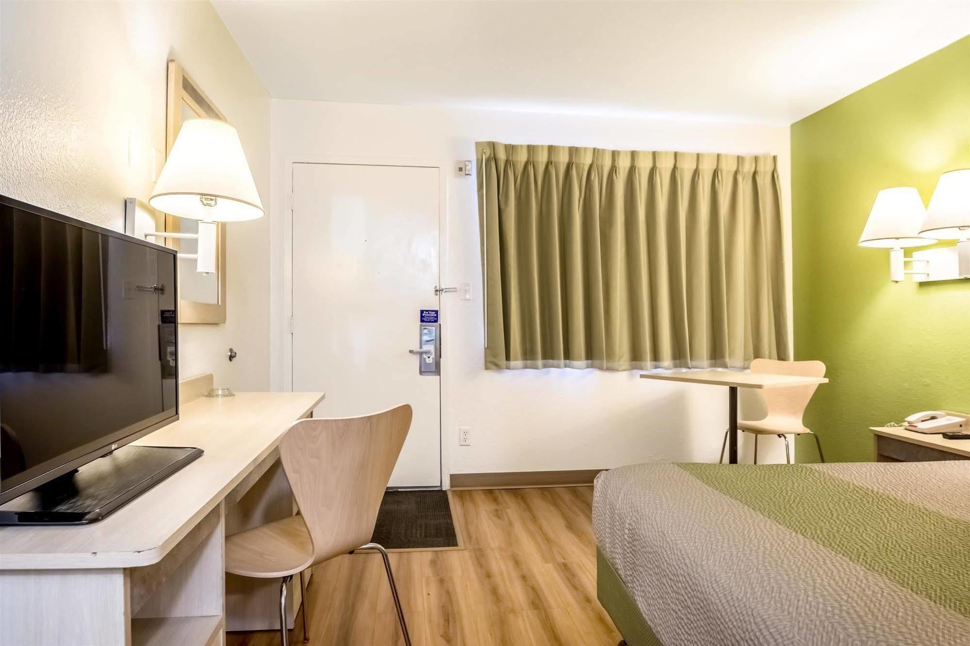 Motel 6-Pueblo, Co - I-25 Ngoại thất bức ảnh