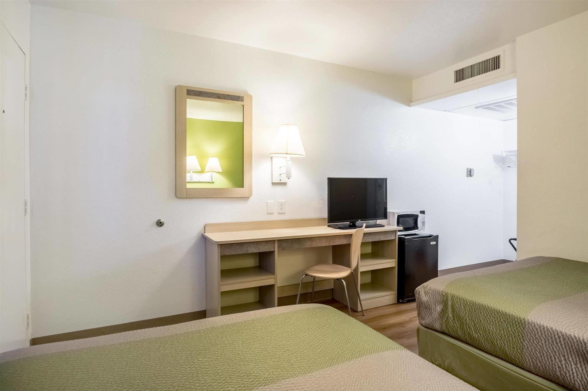 Motel 6-Pueblo, Co - I-25 Ngoại thất bức ảnh