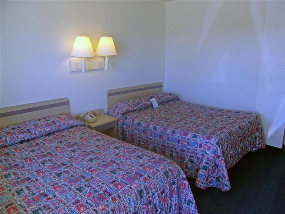 Motel 6-Pueblo, Co - I-25 Phòng bức ảnh